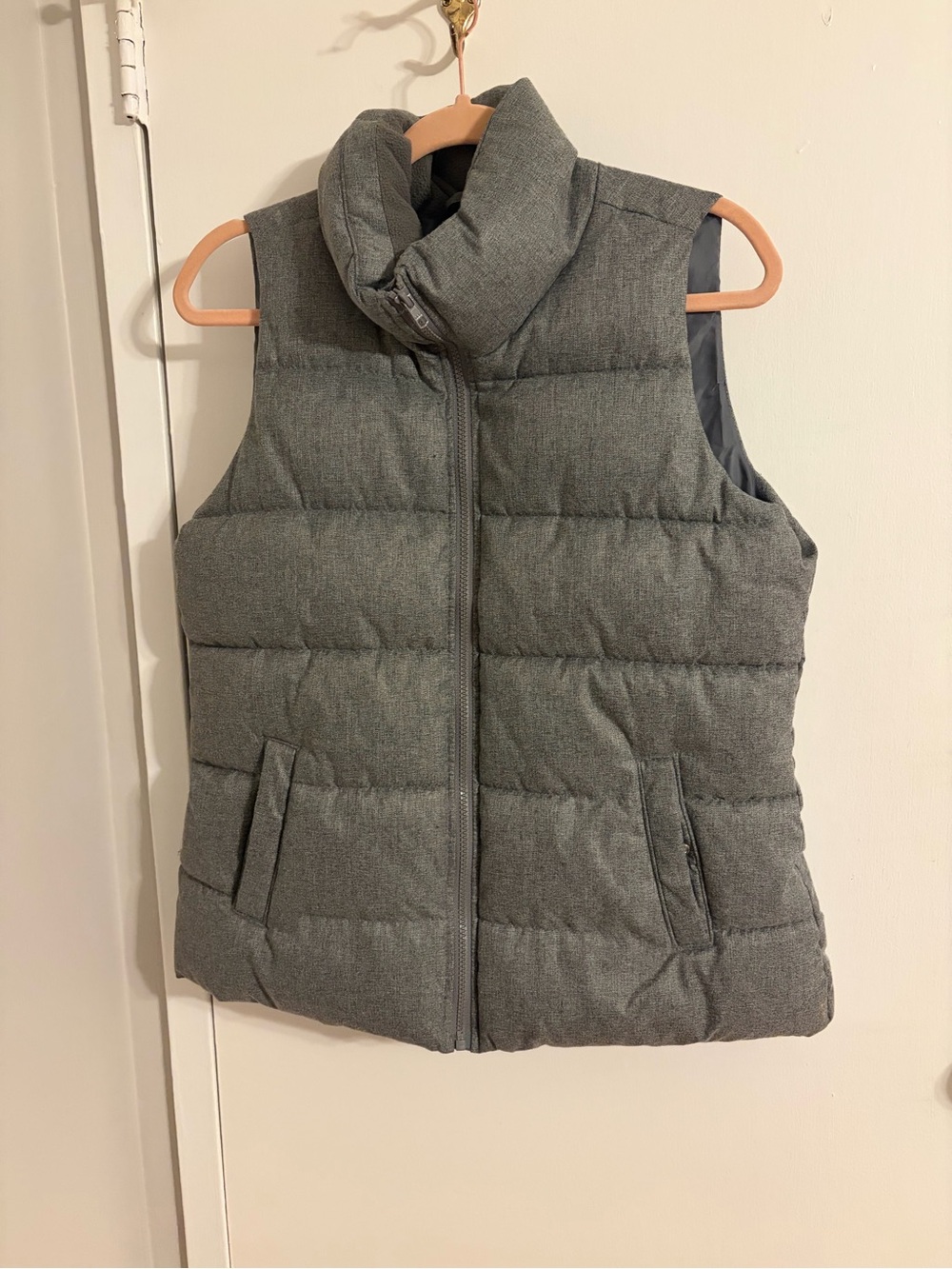 Old Navy Gray Quilted Puffer Vest